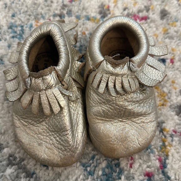 Freshly Picked Moccasins Platinum - Picture 2 of 5